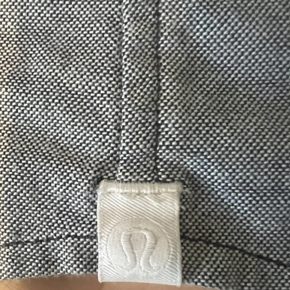 Men’s Lululemon Button Up EUC - Picture 4 of 9